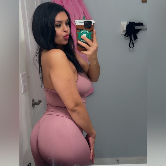 Meet your Posher, Valerie - Picture 4 of 5